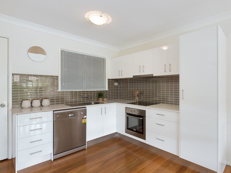 Photo - 2/6 Ware Street, Annerley QLD 4103 - Image 4