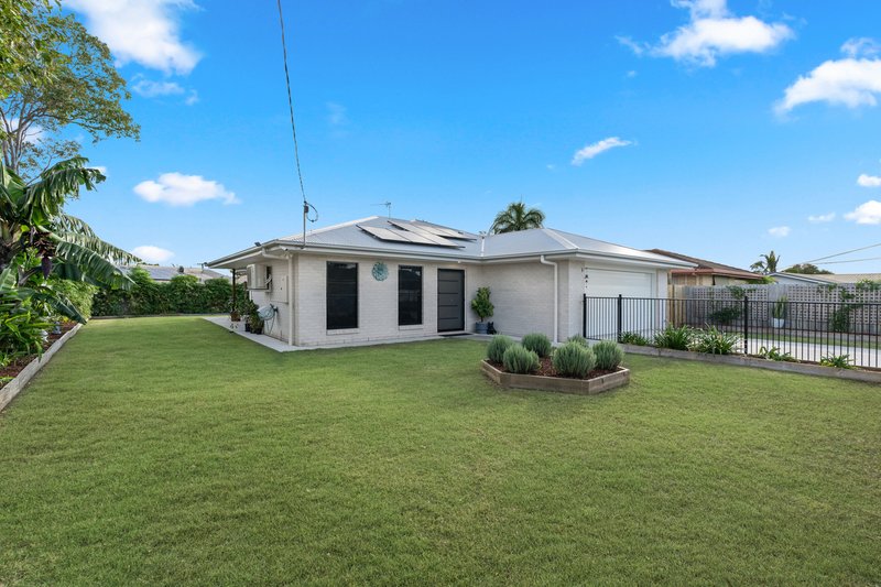 Photo - 26 Warrego Drive, Point Vernon QLD 4655 - Image 2