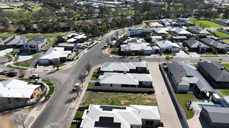Photo - 26 Waterlink Esplanade, Horsham VIC 3400 - Image 4