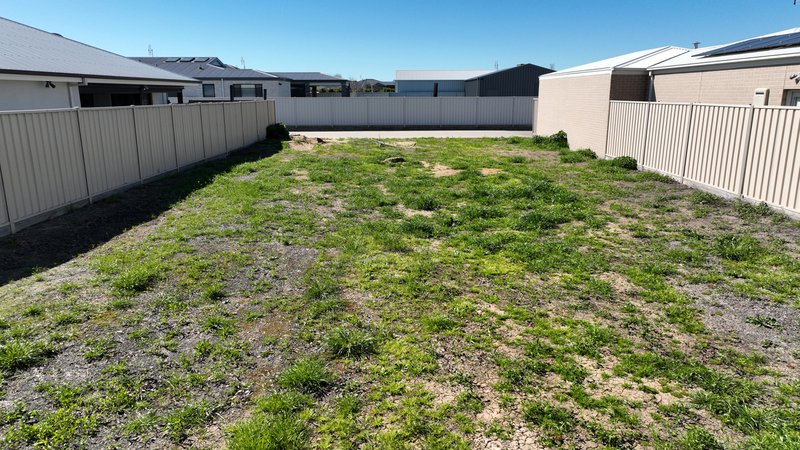 Photo - 26 Waterlink Esplanade, Horsham VIC 3400 - Image 8