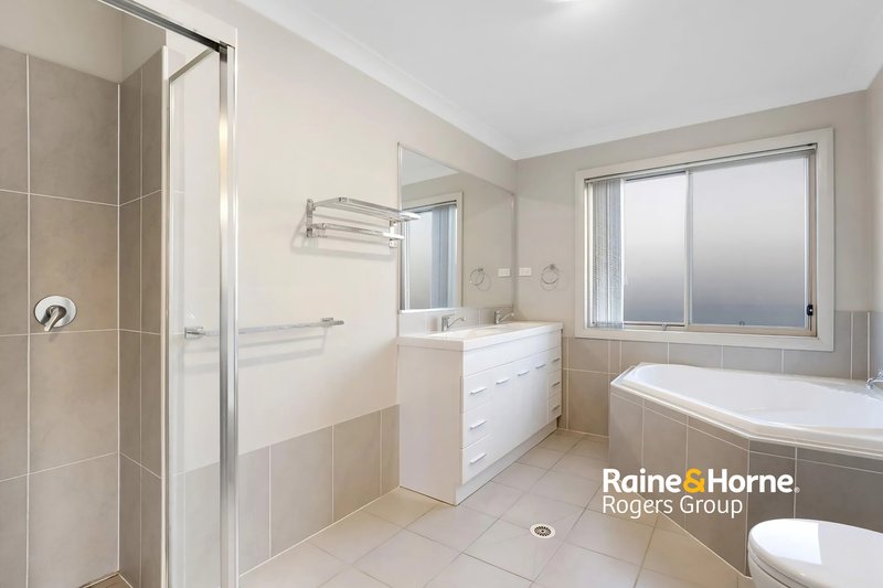 Photo - 26 Waterside Drive, Woongarrah NSW 2259 - Image 7