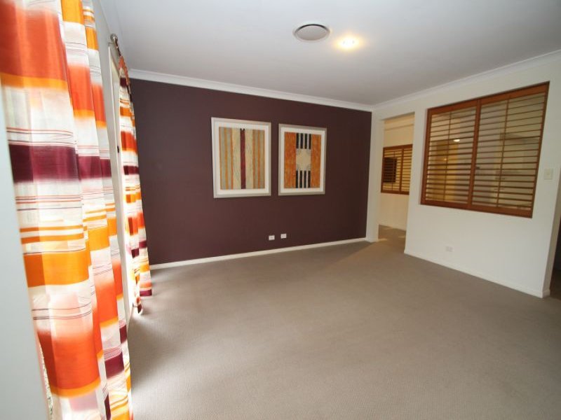 Photo - 26 Watervale Place, Calamvale QLD 4116 - Image 5