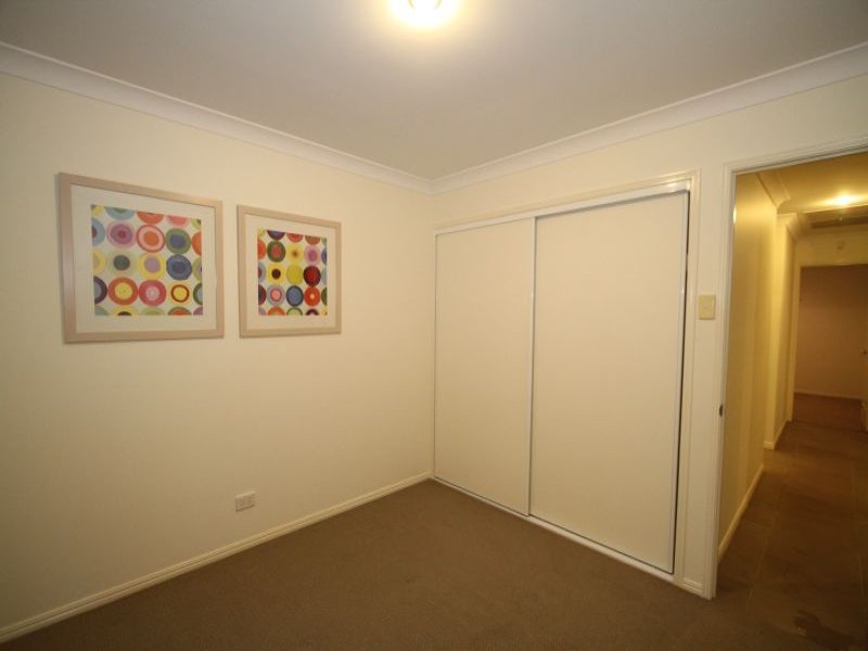 Photo - 26 Watervale Place, Calamvale QLD 4116 - Image 13