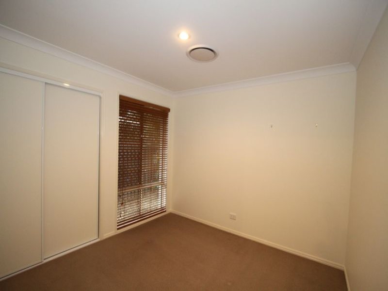 Photo - 26 Watervale Place, Calamvale QLD 4116 - Image 14