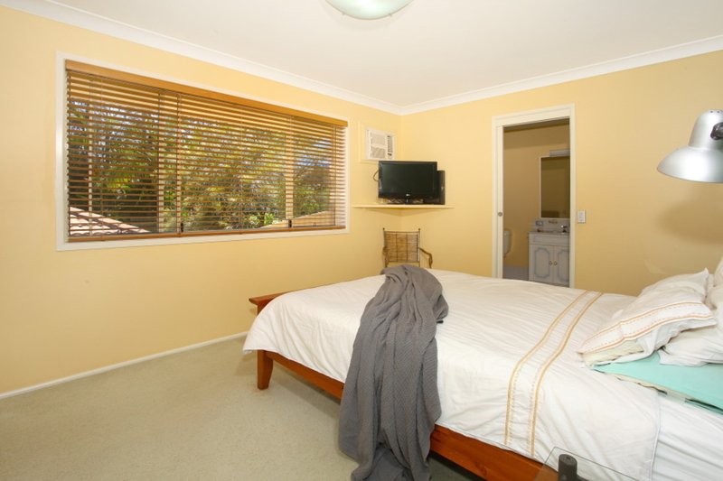 Photo - 26 Watford Crescent, Molendinar QLD 4214 - Image 8