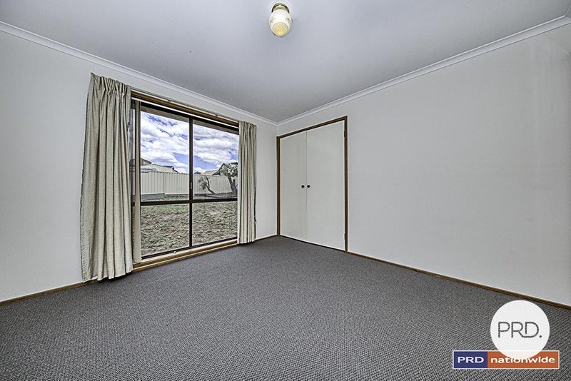 Photo - 26 Wedgwood Close, Chisholm ACT 2905 - Image 6