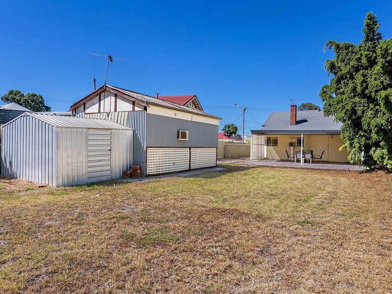 Photo - 26 West Lakes Boulevard, Albert Park SA 5014 - Image 17