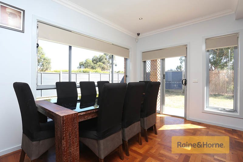 Photo - 26 Westerfolds Loop, Craigieburn VIC 3064 - Image 5