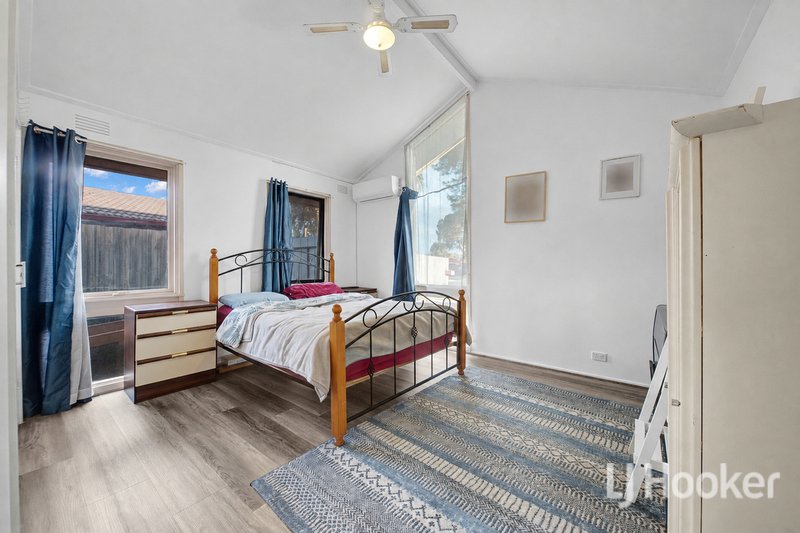Photo - 26 Westmelton Drive, Melton West VIC 3337 - Image 6