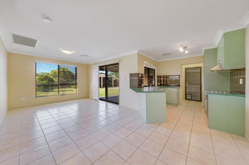 Photo - 26 Whitbread Road, Clinton QLD 4680 - Image 3