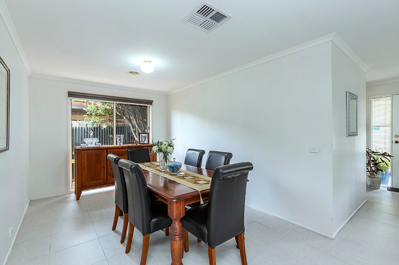 Photo - 26 Willowgreen Way, Point Cook VIC 3030 - Image 7