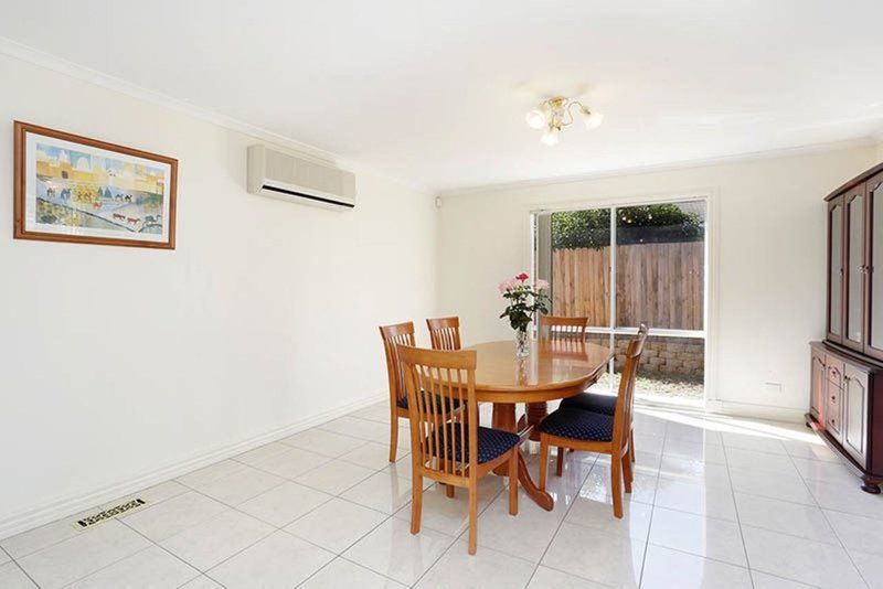 Photo - 26 Wilson Road, Glen Waverley VIC 3150 - Image 7