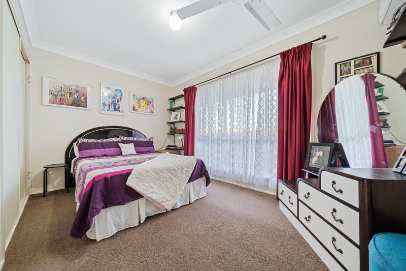 Photo - 26 Wilton Crescent, Boronia Heights QLD 4124 - Image 8