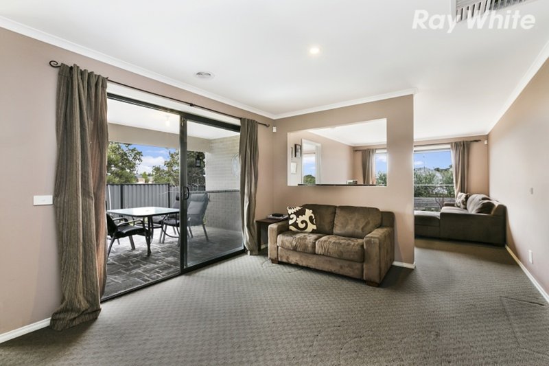 Photo - 26 Windermere Boulevard, Pakenham VIC 3810 - Image 7