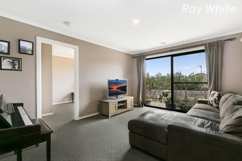 Photo - 26 Windermere Boulevard, Pakenham VIC 3810 - Image 8