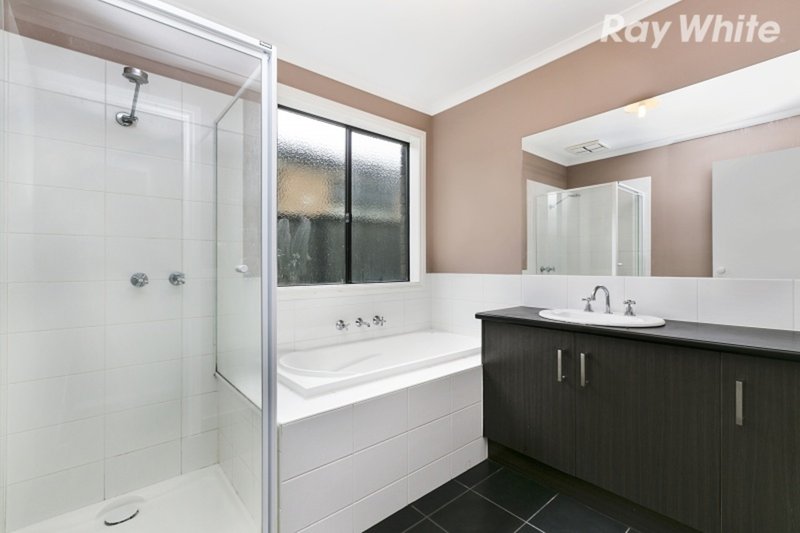 Photo - 26 Windermere Boulevard, Pakenham VIC 3810 - Image 9