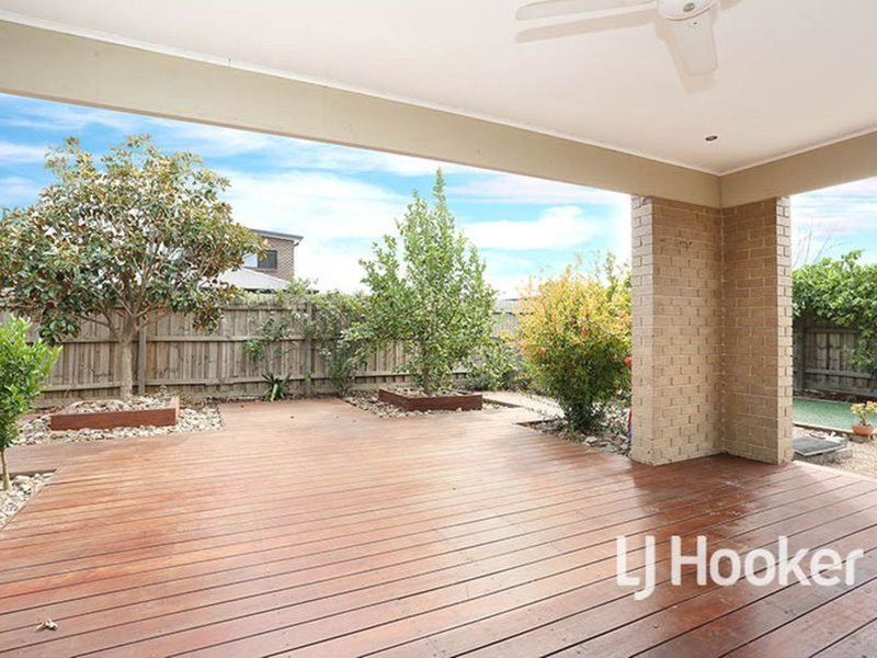 Photo - 26 Windorah Drive, Point Cook VIC 3030 - Image 9