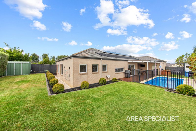 Photo - 26 Winneke Way, Pakenham VIC 3810 - Image 10