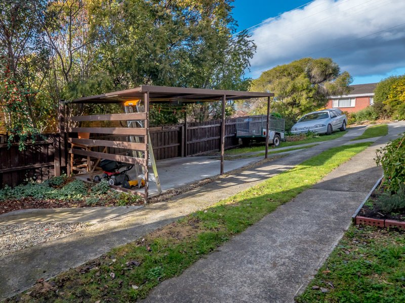 Photo - 2/6 Wombara Avenue, Kingston Beach TAS 7050 - Image 11