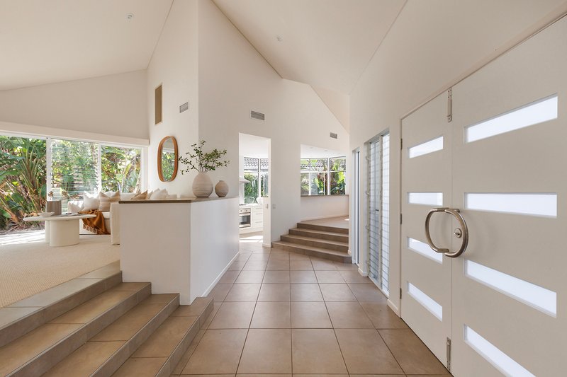 Photo - 26 Wyuna Drive, Noosaville QLD 4566 - Image 7