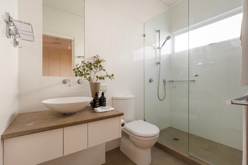 Photo - 26 Wyuna Drive, Noosaville QLD 4566 - Image 12