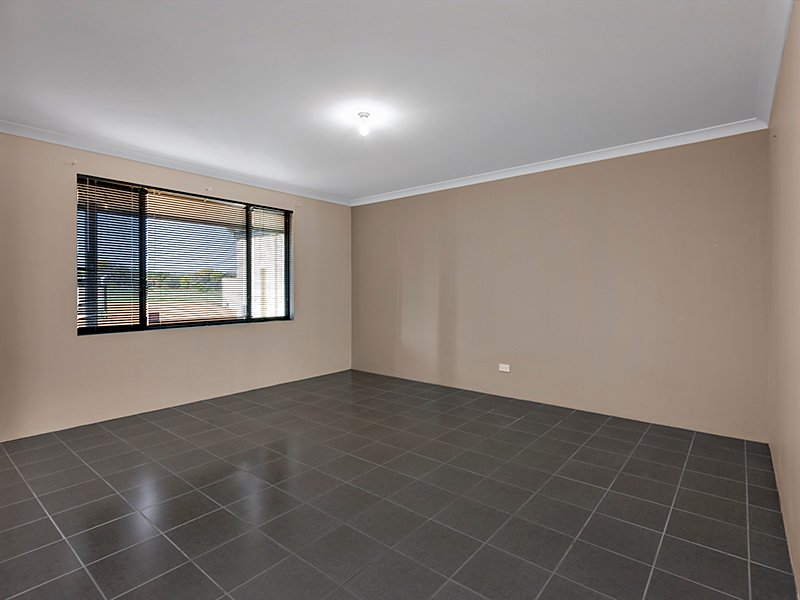 Photo - 26 Yarraman Road, Waggrakine WA 6530 - Image 7