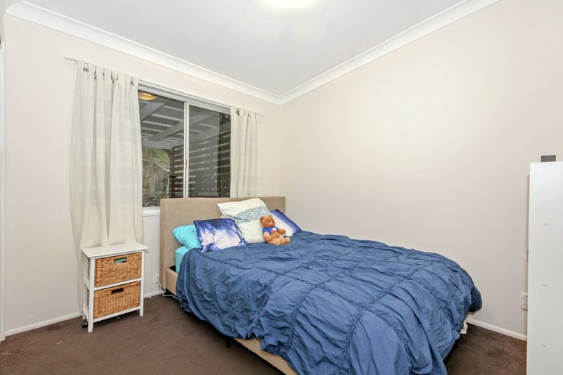 Photo - 26 Yathong Court, Arana Hills QLD 4054 - Image 8