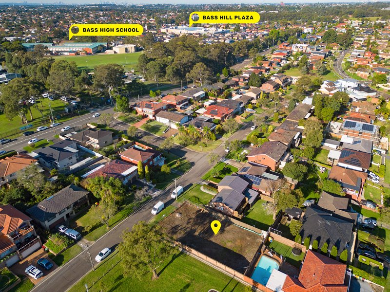 Photo - 26 Yvonne Crescent, Georges Hall NSW 2198 - Image 3