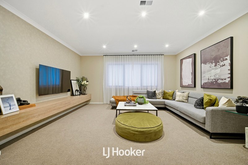 Photo - 26 Zagros Street, Clyde North VIC 3978 - Image 10
