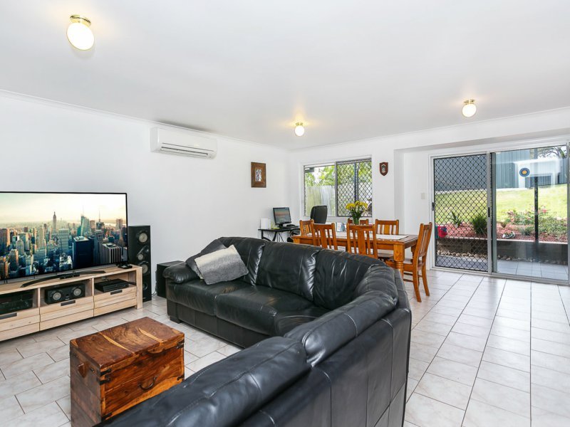 Photo - 26 Ziedan Drive, Mudgeeraba QLD 4213 - Image 3