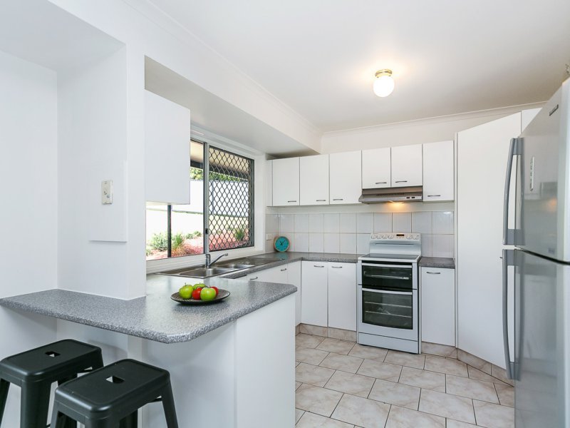 Photo - 26 Ziedan Drive, Mudgeeraba QLD 4213 - Image 4