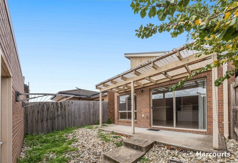 Photo - 26 Zinnober Gardens, Epping VIC 3076 - Image 10