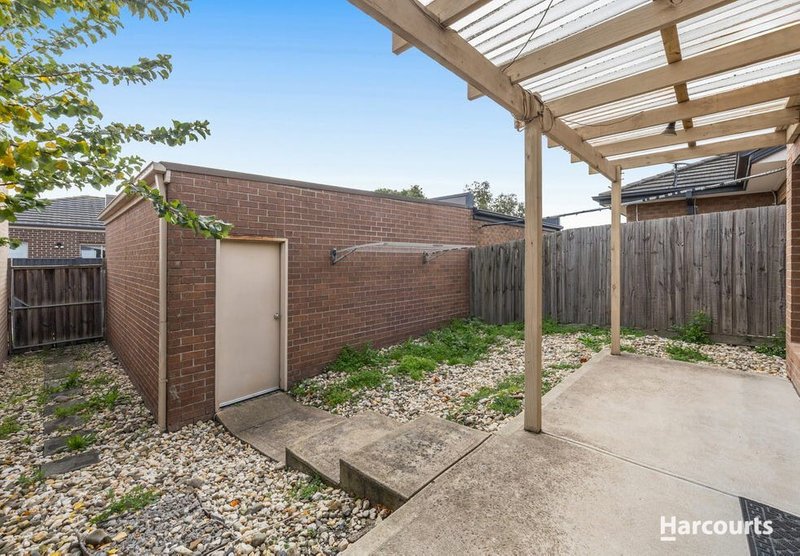Photo - 26 Zinnober Gardens, Epping VIC 3076 - Image 11