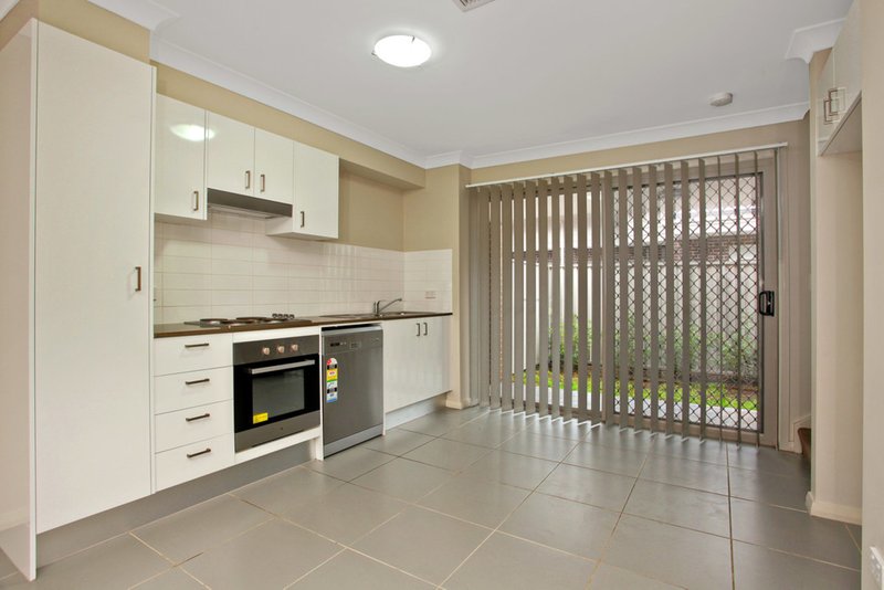 Photo - 2/60 Brisbane Street, Oxley Park NSW 2760 - Image 3