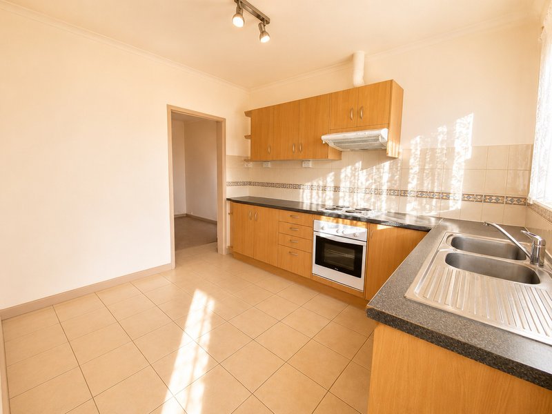 Photo - 2/60 Clifton Street, Blair Athol SA 5084 - Image 3