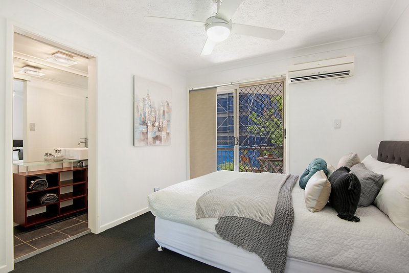 Photo - 2/60 Lamington Av. , Lutwyche QLD 4030 - Image 7