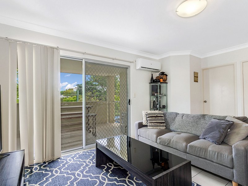 Photo - 2/60 London Street, Nundah QLD 4012 - Image 4