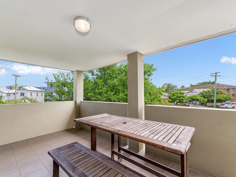 Photo - 2/60 London Street, Nundah QLD 4012 - Image 9