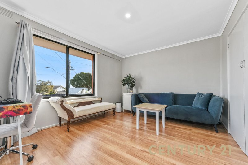 Photo - 2/60 Louis Street, Doveton VIC 3177 - Image 2