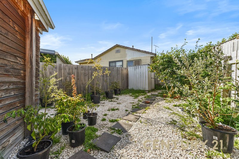 Photo - 2/60 Louis Street, Doveton VIC 3177 - Image 8