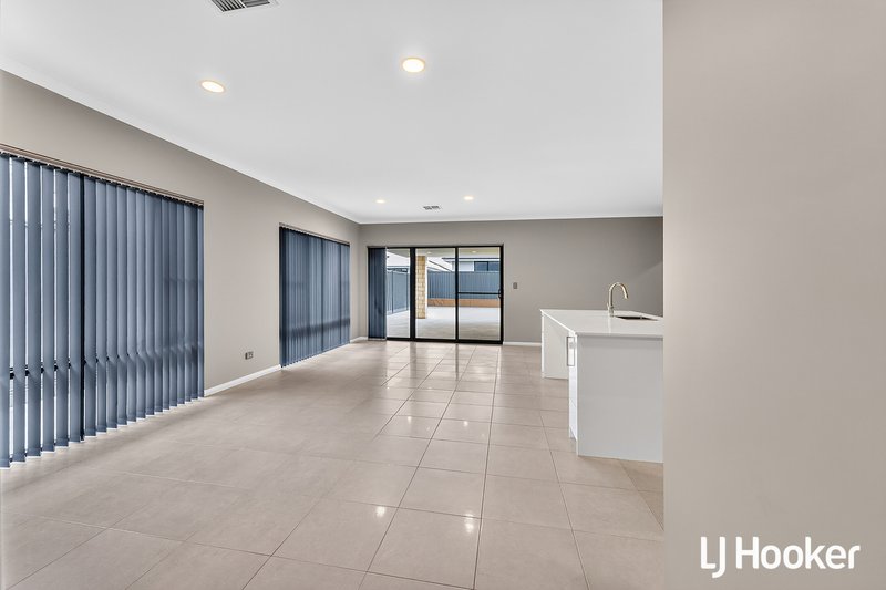Photo - 260 Matison Street, Southern River WA 6110 - Image 7