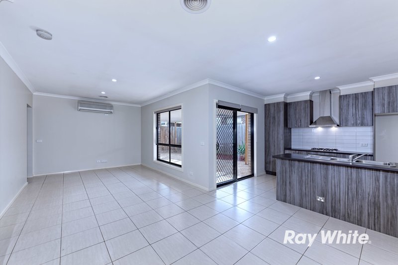 Photo - 2/60 Toritta Way, Truganina VIC 3029 - Image 7