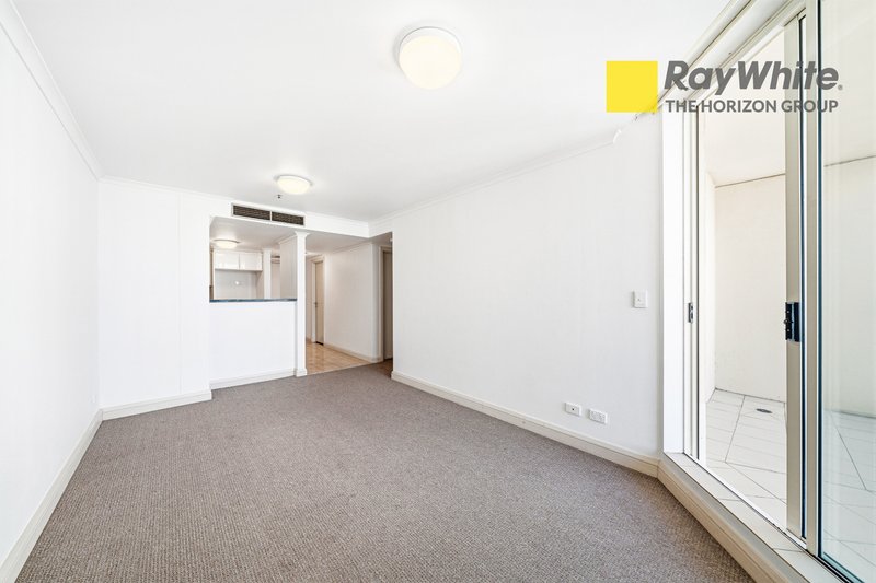 Photo - 2602/348-354 Sussex Street, Sydney NSW 2000 - Image 4