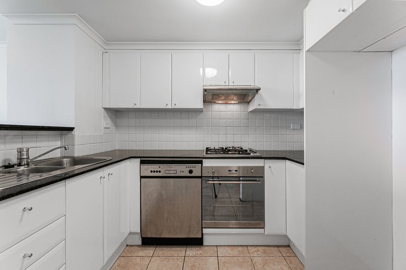 Photo - 2602/348-354 Sussex Street, Sydney NSW 2000 - Image 2