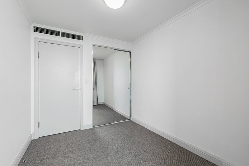Photo - 2602/348-354 Sussex Street, Sydney NSW 2000 - Image 4