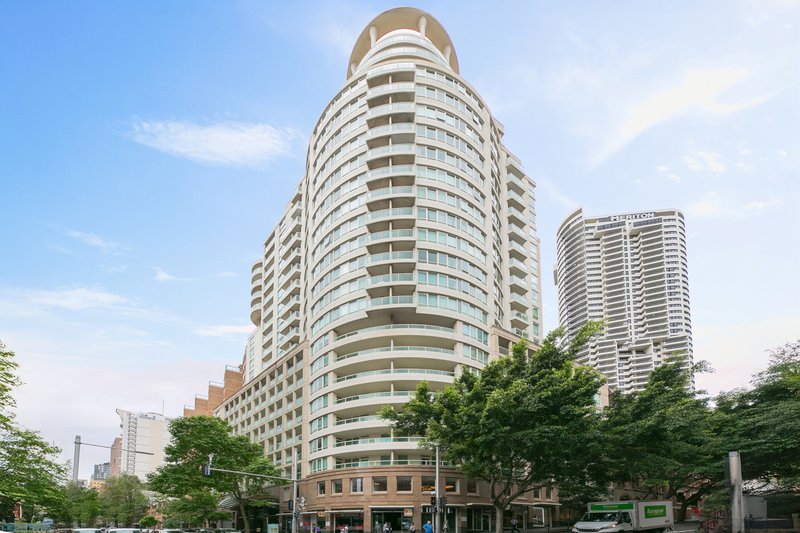 Photo - 2602/348-354 Sussex Street, Sydney NSW 2000 - Image 9