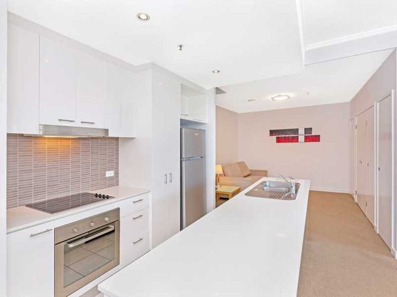 Photo - 2603/33 T E Peters Dr , Broadbeach QLD 4218 - Image 6