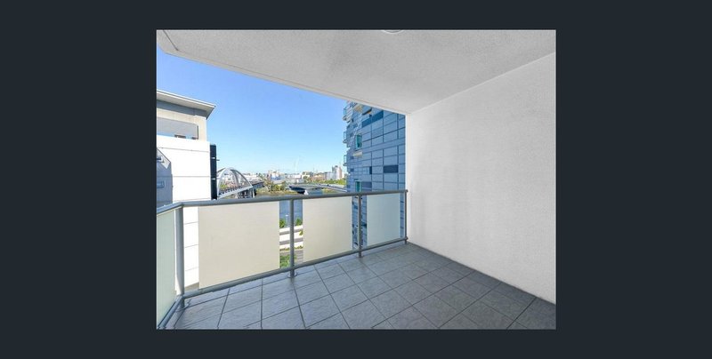 Photo - 2603/92 Quay Street, Brisbane City QLD 4000 - Image 10