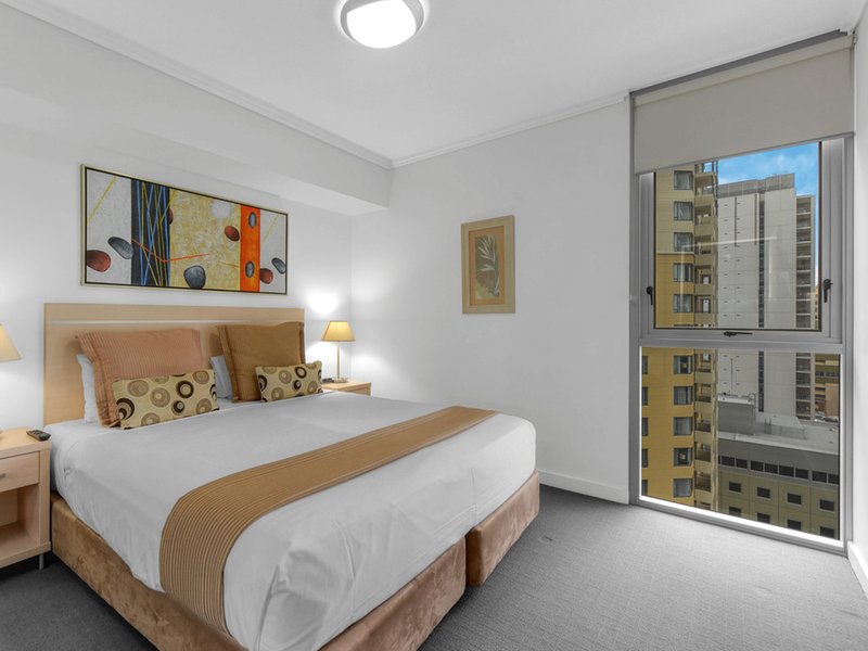 Photo - 2605/108 Albert Street, Brisbane City QLD 4000 - Image 9