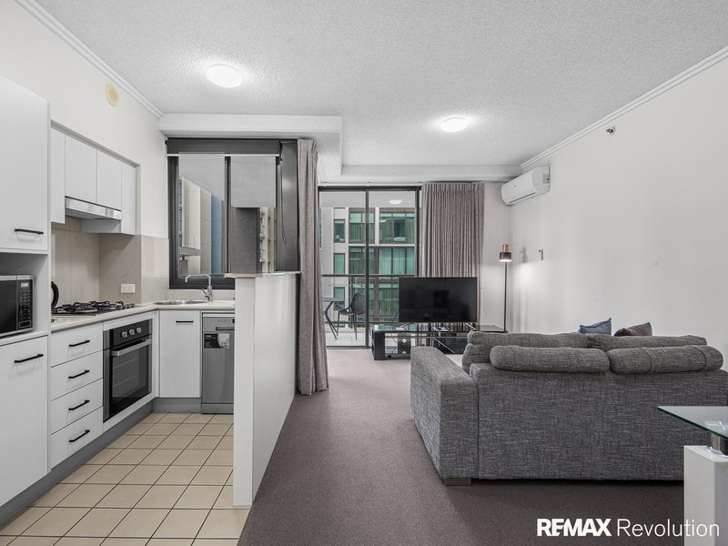 Photo - 2605/212 Margaret Street, Brisbane City QLD 4000 - Image 2